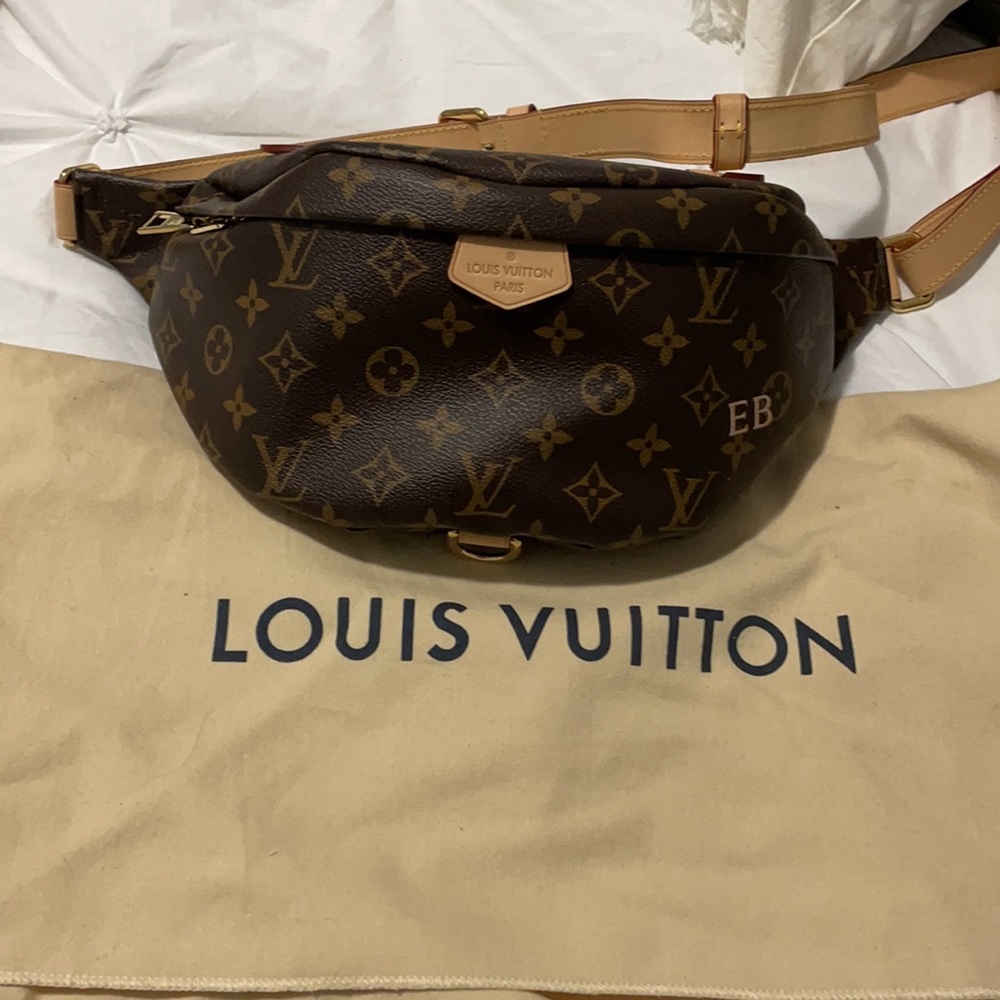 PRICECUT🔥AUTHENTIC🔥 LV BumBag